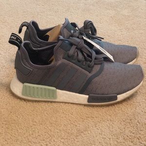 NEVER WORN Adidas NMD R1 SHOES
